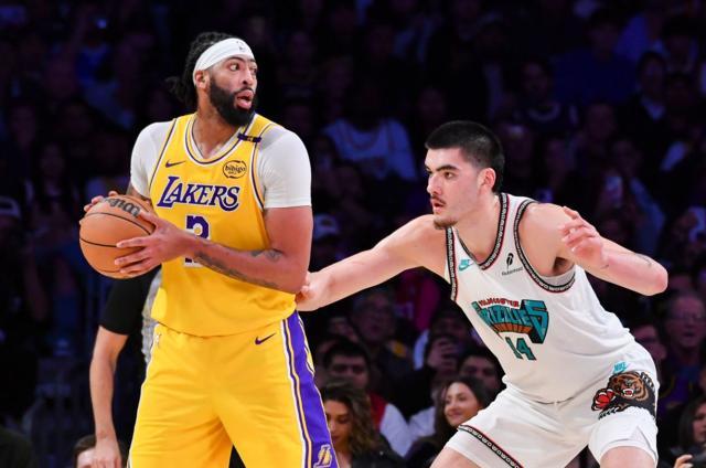 博鱼官网-湖人补强内线吃闭门羹！佩总操作留隐患让浓眉受累